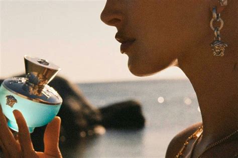 versace hailey bieber perfume